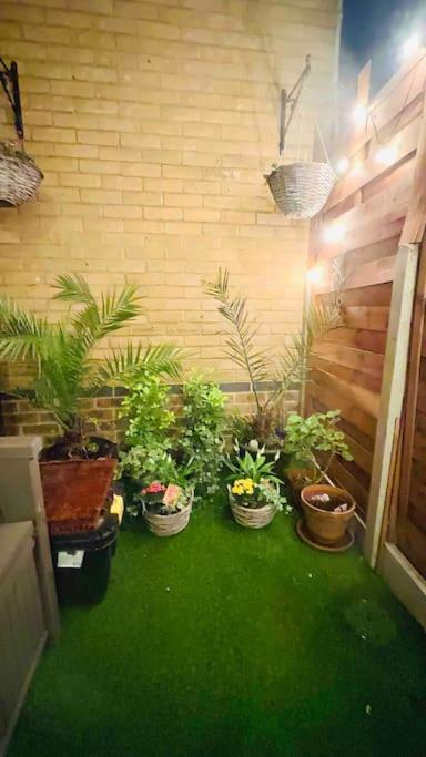 A Beautiful Stylish 2 Bedroom Apartment -City Of London Londres Exterior foto