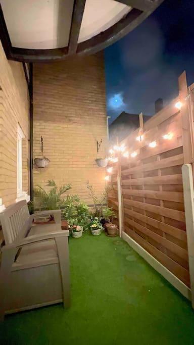 A Beautiful Stylish 2 Bedroom Apartment -City Of London Londres Exterior foto