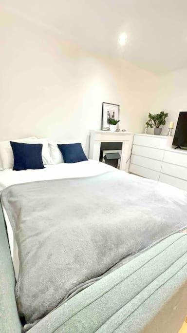 A Beautiful Stylish 2 Bedroom Apartment -City Of London Londres Exterior foto