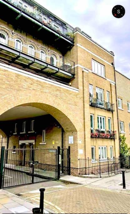 A Beautiful Stylish 2 Bedroom Apartment -City Of London Londres Exterior foto
